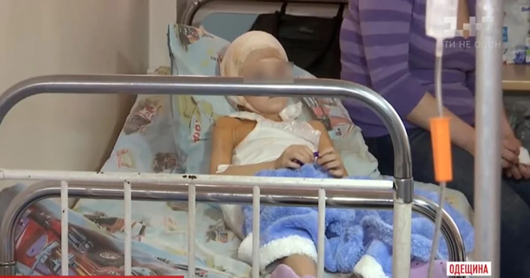 ด.ญ. 6 ขวบ ถูกฝูงสุนัขรุมกัดอาการสาหัส เย็บกว่า 100 เข็ม