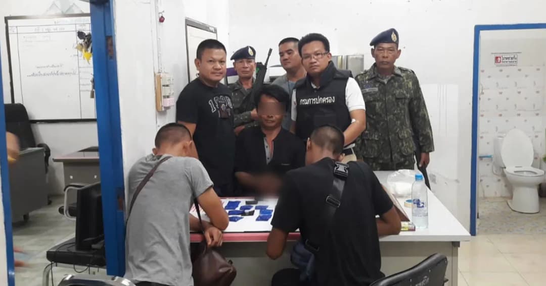 บุกจับ ‘เครือข่ายค้ายา’ คาบ้าน ยึดของกลาง-ทรัพย์สินนับล้าน
