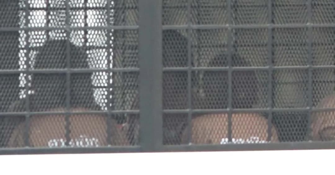 ละเมิดศาล ! คุก 2 เดือน ปรับ 500 “แก๊งเปรี้ยวหั่นศพ” เซลฟี่ในห้องพิจารณาคดี