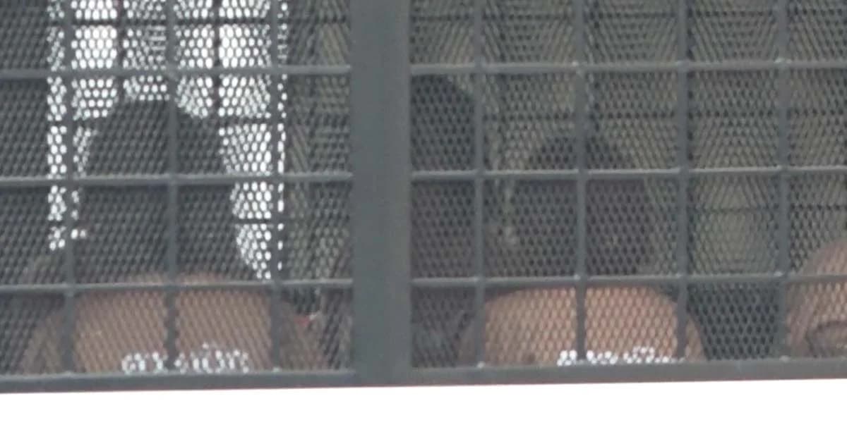 ละเมิดศาล ! คุก 2 เดือน ปรับ 500 “แก๊งเปรี้ยวหั่นศพ” เซลฟี่ในห้องพิจารณาคดี