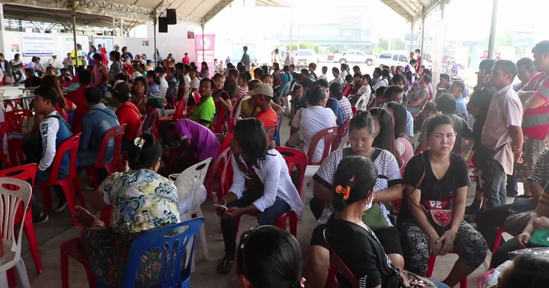 แรงงานต่างด้าว แห่ขึ้นทะเบียน ก่อนหมดเขต 31 มี.ค. นี้