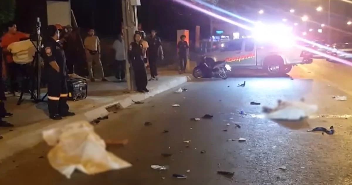 วัยรุ่นซิ่งมอเตอร์ไซค์ เสียหลักชนเสาไฟฟ้าดับ 2 ราย