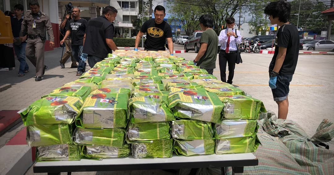 จับไอซ์ล็อตใหญ่กว่า 600 กิโลกรัม มูลค่า 520 ล้าน ลำเลียงล่องใต้ส่งมาเลเซีย