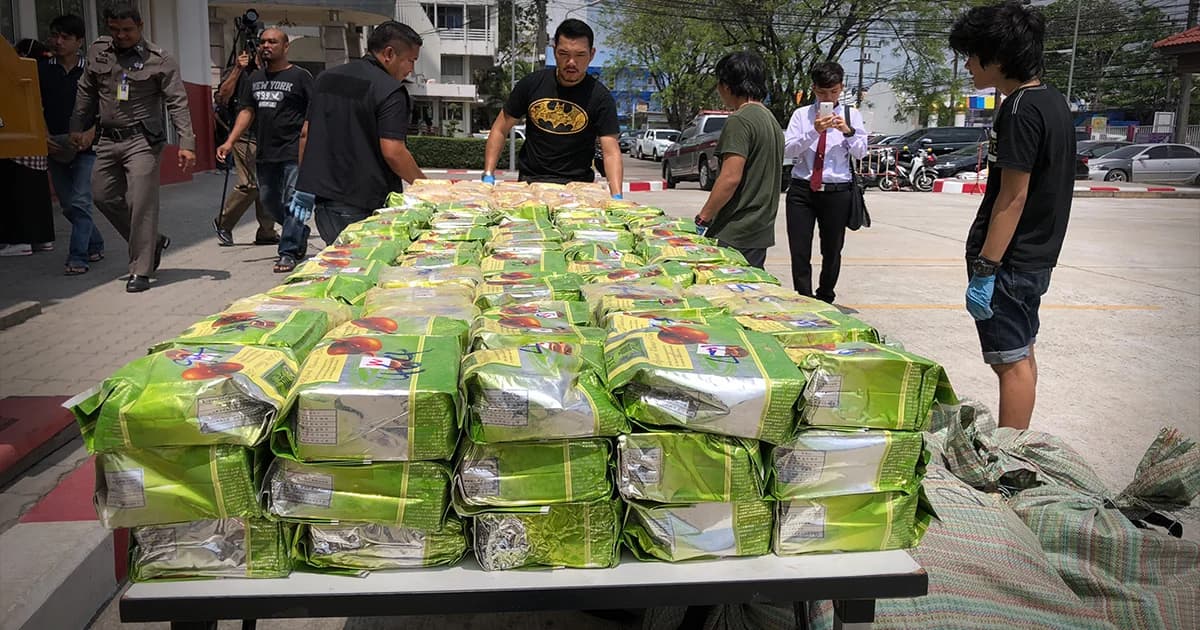 จับไอซ์ล็อตใหญ่กว่า 600 กิโลกรัม มูลค่า 520 ล้าน ลำเลียงล่องใต้ส่งมาเลเซีย