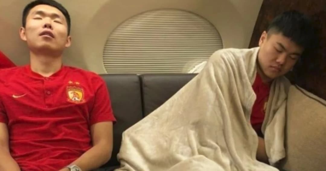 กว่างโจวเจอหนัก ! ไฟลท์ดีเลย์ถึงบุรีรัมย์ 4 ทุ่ม ลงซ้อมทันที