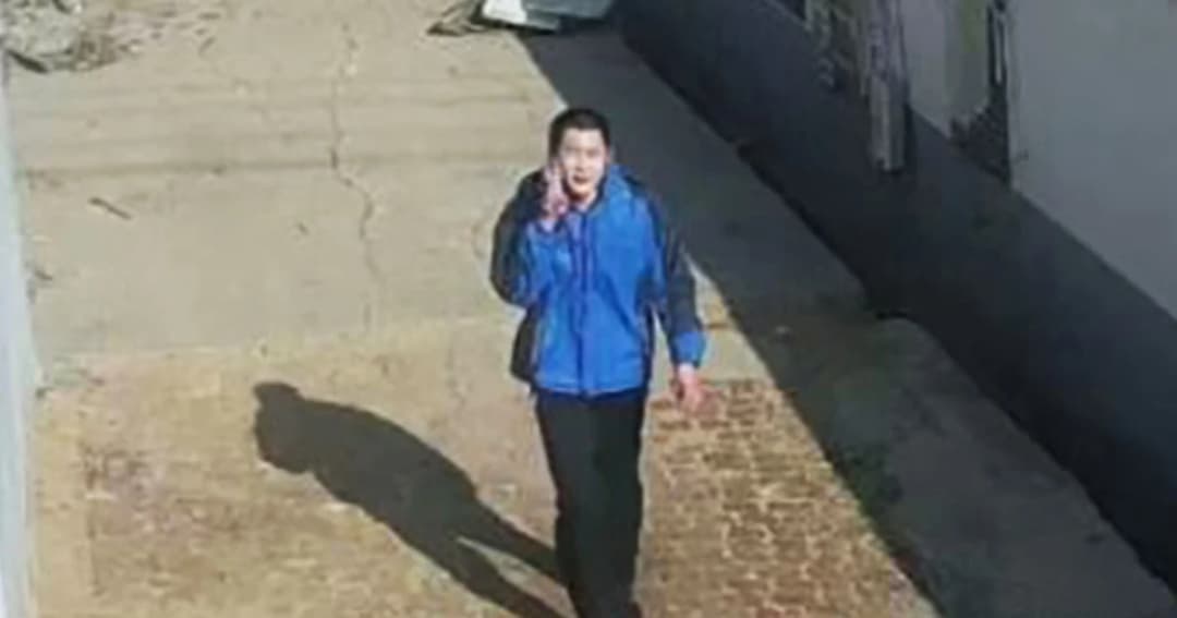 โจรแสบชูสองนิ้วให้วงจรปิด ตำรวจจับได้จะทำเช่นไร