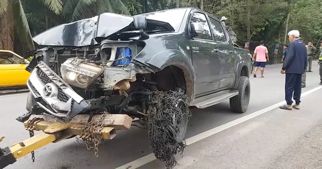 พ่อค้ายาซิ่งแหกด่านเขวี้ยงระเบิดใส่ จนท. แต่ไม่ทำงาน จับได้พบยาบ้าหมื่นเม็ด