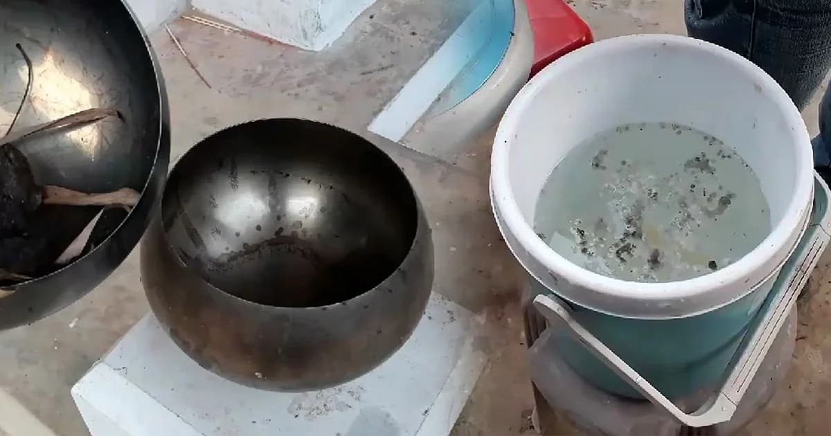 พบหลักฐาน ‘บาตรน้ำมนต์มรณะ’ ทำสาว 18 ดับ ผสมทั้ง ‘ขี้ตา-น้ำลาย’