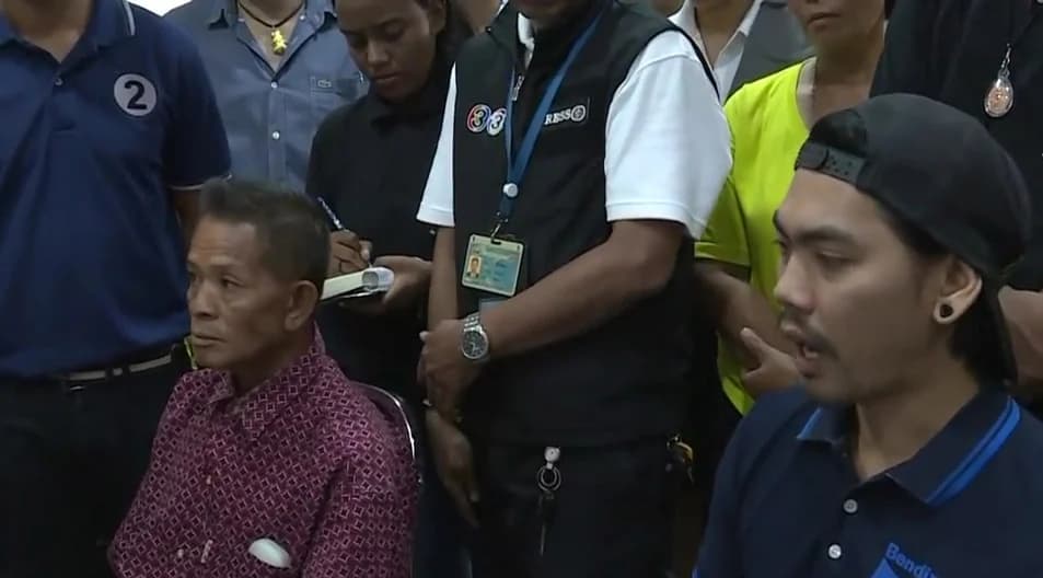 ลุงซาเล้งหัวร้อนวิ่งไล่ฟัน จยย.คู่กรณี