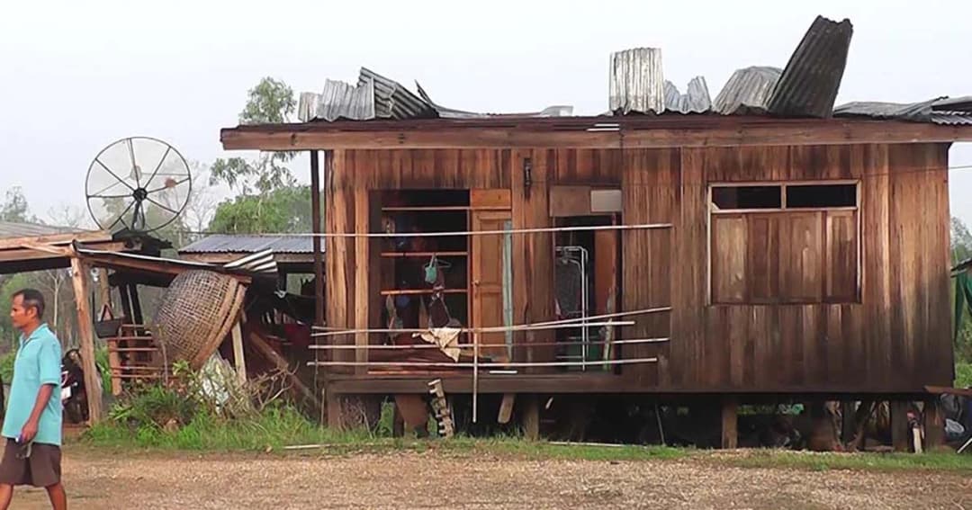 พายุถล่ม 3 ตำบลใน อ.หนองไผ่ พังยับ หนักสุดในรอบ 50 ปี