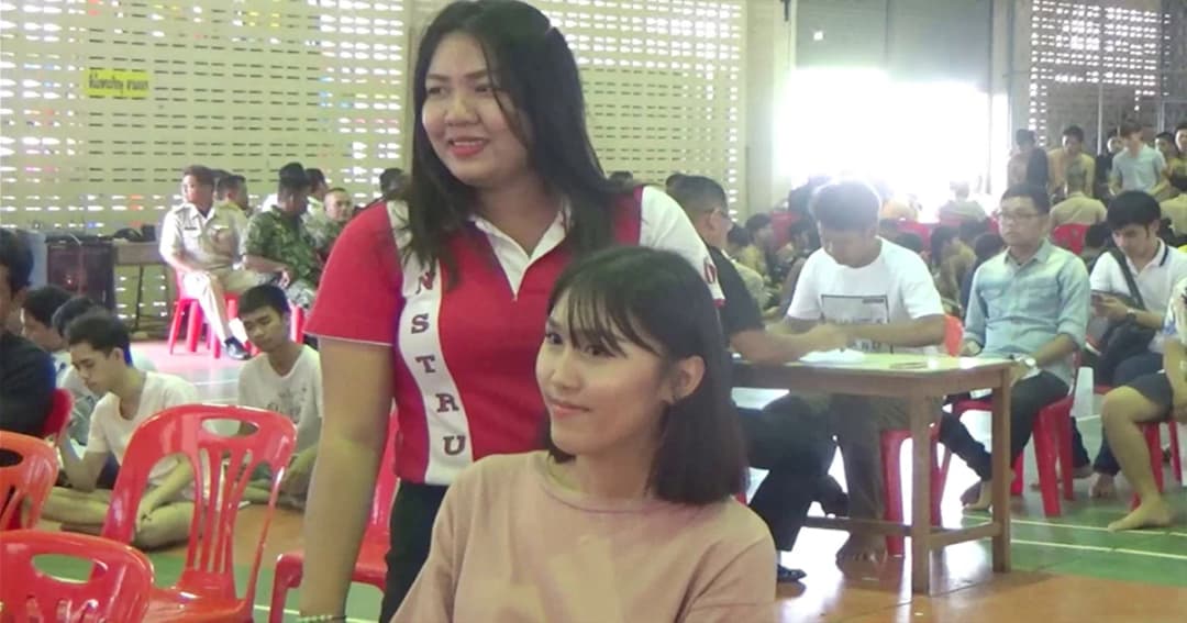 คึกคัก ! สาวประเภทสองยกแก๊งคัดเลือกทหาร ดีใจสังคมให้เกียรติมากขึ้น