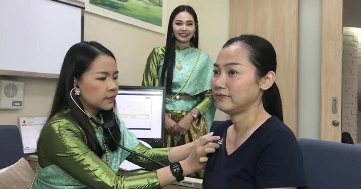ออเจ้าฟีเวอร์ หมอ-พยาบาล สวมชุดไทยตรวจรักษาคนไข้