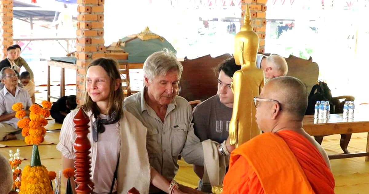 แฮร์ริสัน ฟอร์ด ดาราฮอลลีวูดชื่อดัง ทำบุญ ถวายพระพุทธรูปให้วัดลาว