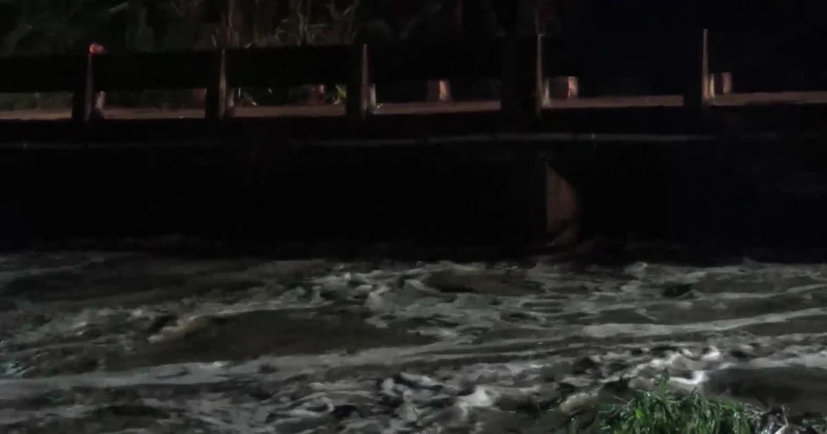 ฝนตกหนักน้ำป่าทะลักกลางดึก เมืองลำปางเสียหาย20หลัง