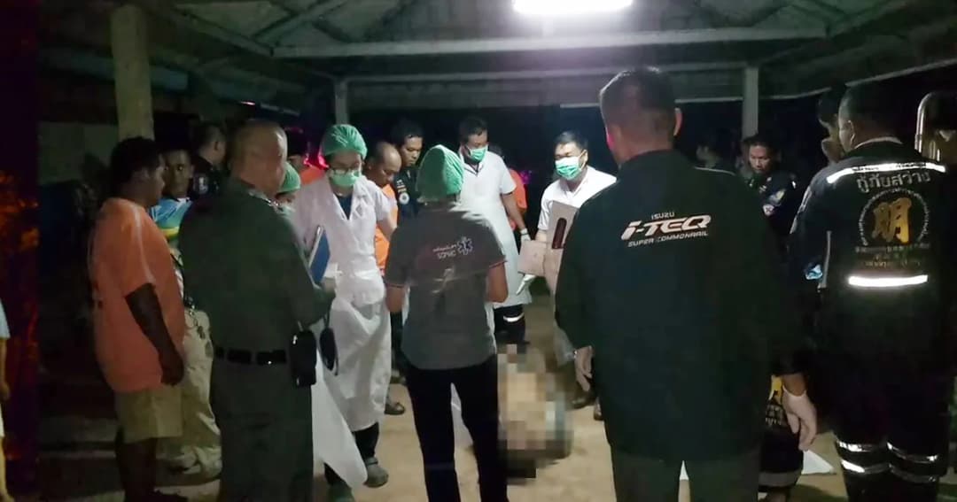 พ่อเฒ่าน้อยใจ กลัวลูกไม่มาหา ผูกคอดับคาบ้าน