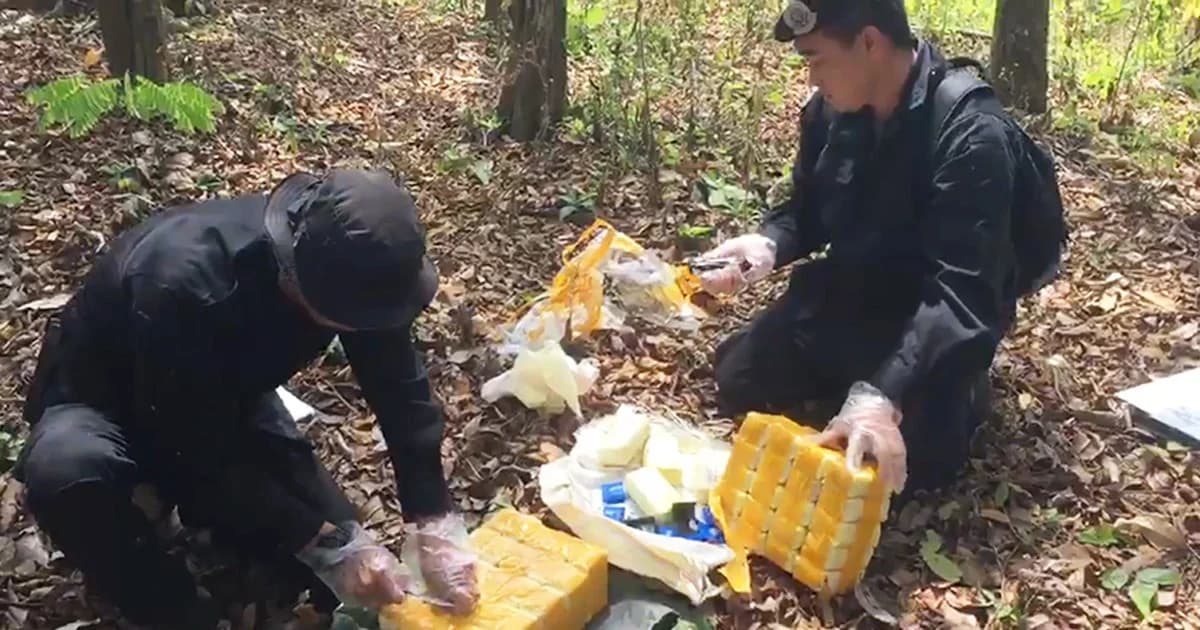 ทหารปะทะขบวนการขนยาเสพติด อ.แม่อาย ยึดยาบ้าได้ 1 แสนเม็ด