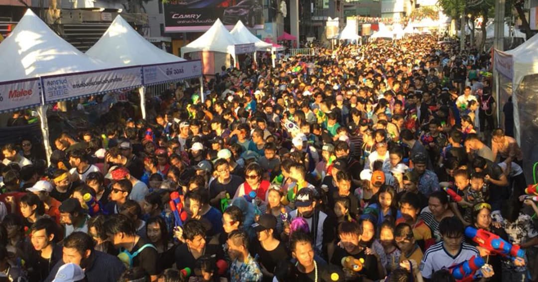 สงกรานต์คึกคักที่พักย่านสีลม-ถ.ข้าวสาร เต็มหมดแล้ว คาดเงินสะพัด 1.98 หมื่นล้าน