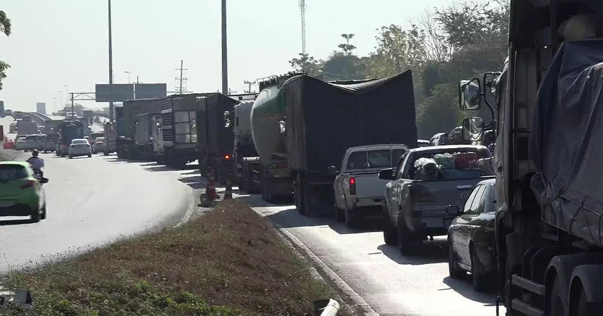 ถ.มิตรภาพ รถติดแน่นทยอยกลับอีสานก่อนสงกรานต์