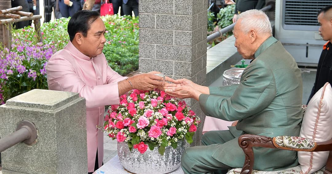 ‘ป๋าเปรม’ อวยพร ‘บิ๊กตู่’ ให้ทำงานสำเร็จ มั่นใจนำพาประเทศสงบสุข