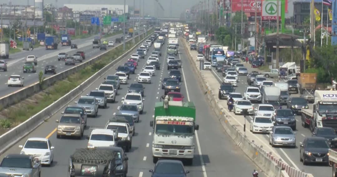 ถ.สายเอเชียคับคั่งทุกเลน คนทยอยเดินทางกลับภูมิลำเนา