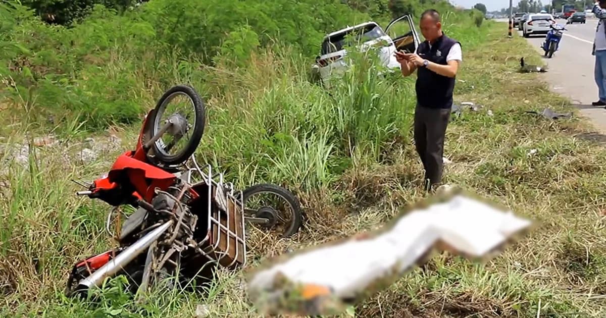 พ่อเฒ่าวัย 82 ขี่มอเตอร์ไซค์พ่วงข้าง ถูกฟอร์จูนเนอร์เสยดับคาที่