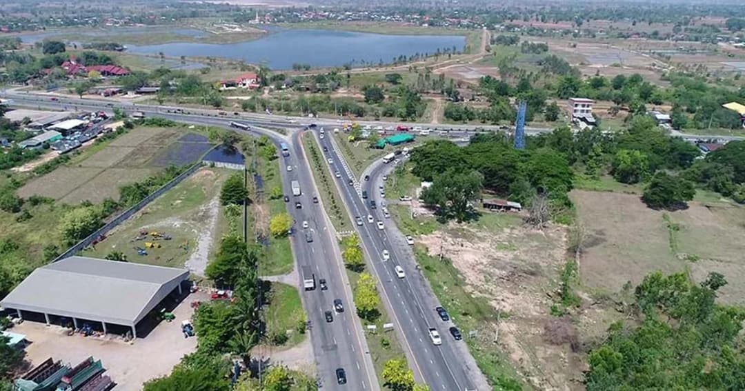 สภ.บ้านไผ่ ไฮเทค ใช้โดรนบินจัดจราจรแยกบ้านไผ่-บรบือ