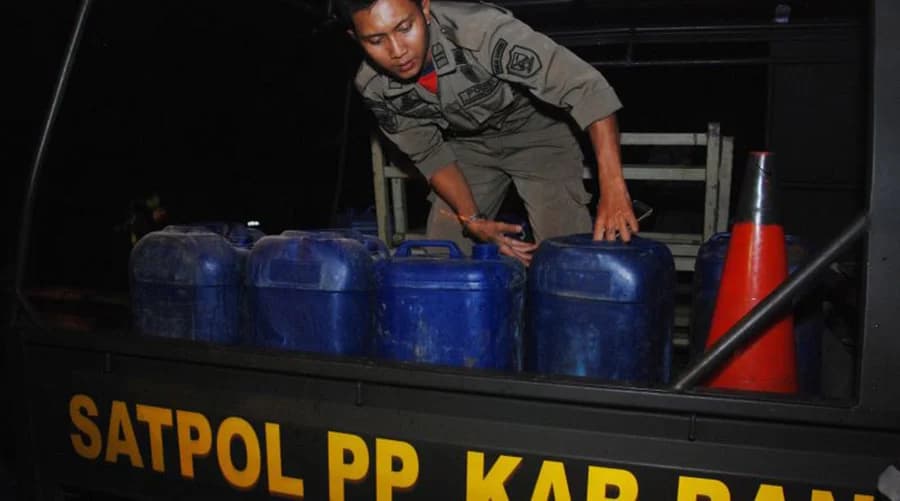 ดื่มเหล้าเถื่อนต้มเอง เสียชีวิตกว่า 50 ราย