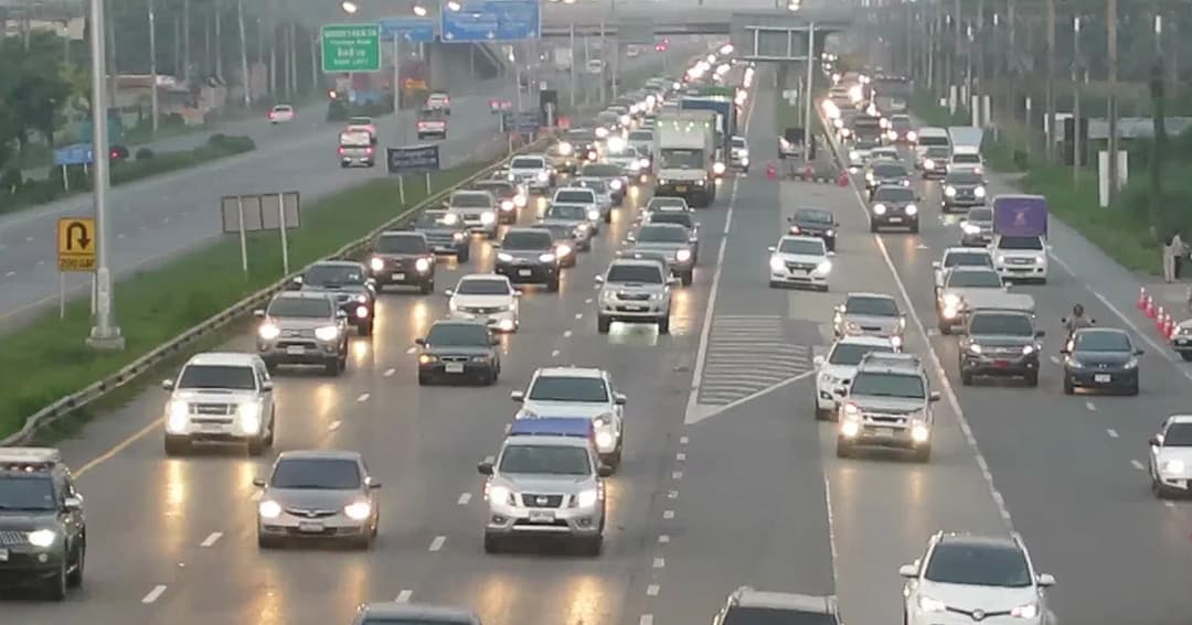 สายเอเชียขึ้นเหนือรถแน่น ประชาชนทยอยเดินทางกลับภูมิลำเนา