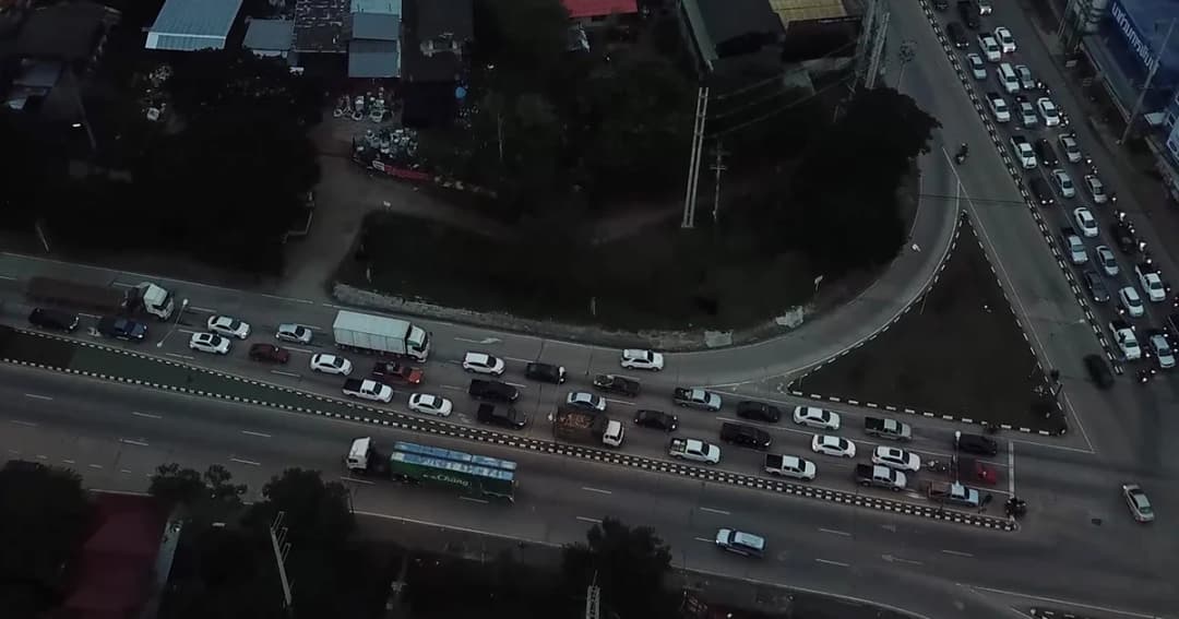 ลำปาง สายเอเชียมุ่งหน้าเชียงใหม่รถเริ่มติดทุกแยก