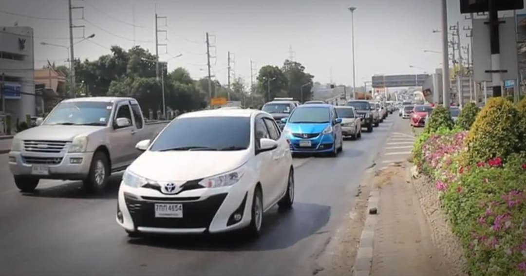 ปากน้ำโพรับมือหนัก ! บ่ายนี้รถเยอะ จนท.เร่งระบายจราจรช่วงเวลาเร่งด่วน