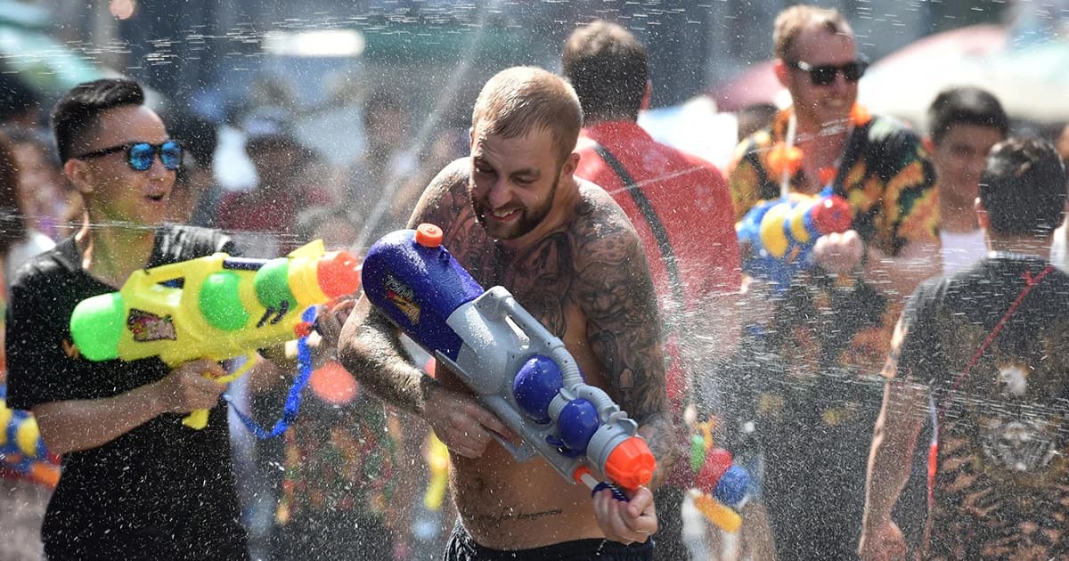 ผู้ค้าถนนข้าวสารชี้สงกรานต์ฟื้นตัว คาดเงินสะพัด 150 ล้าน