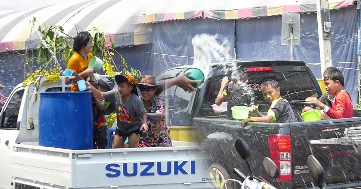 เสี่ยงอันตราย! สงกรานต์ตาก พบเด็กเล็กเล่นน้ำบนรถกระบะ