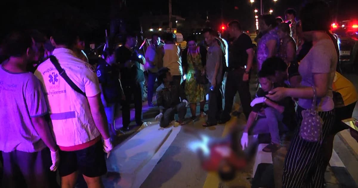 หนุ่มเมาควบมอเตอร์ไซค์ย้อนศร เสยกระบะข้อเท้าขาดดับ