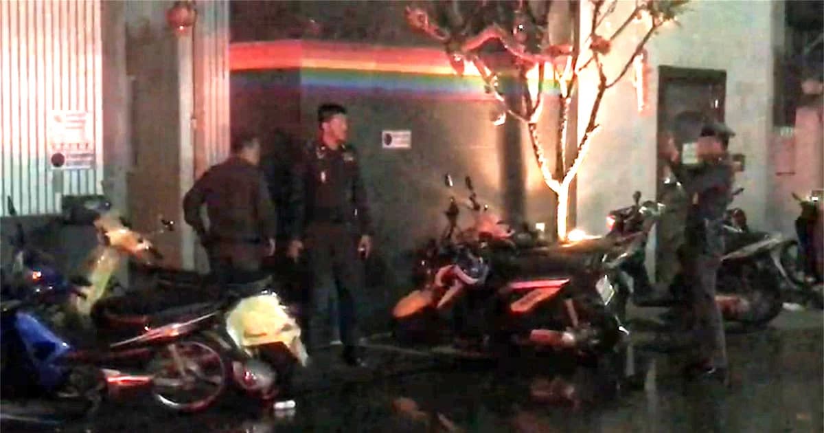 ตร.บุกทลายซาวน่าเกย์ พบนักเที่ยวกว่า 100 ราย ก่อนเเอบหนีออกทางประตูหลัง