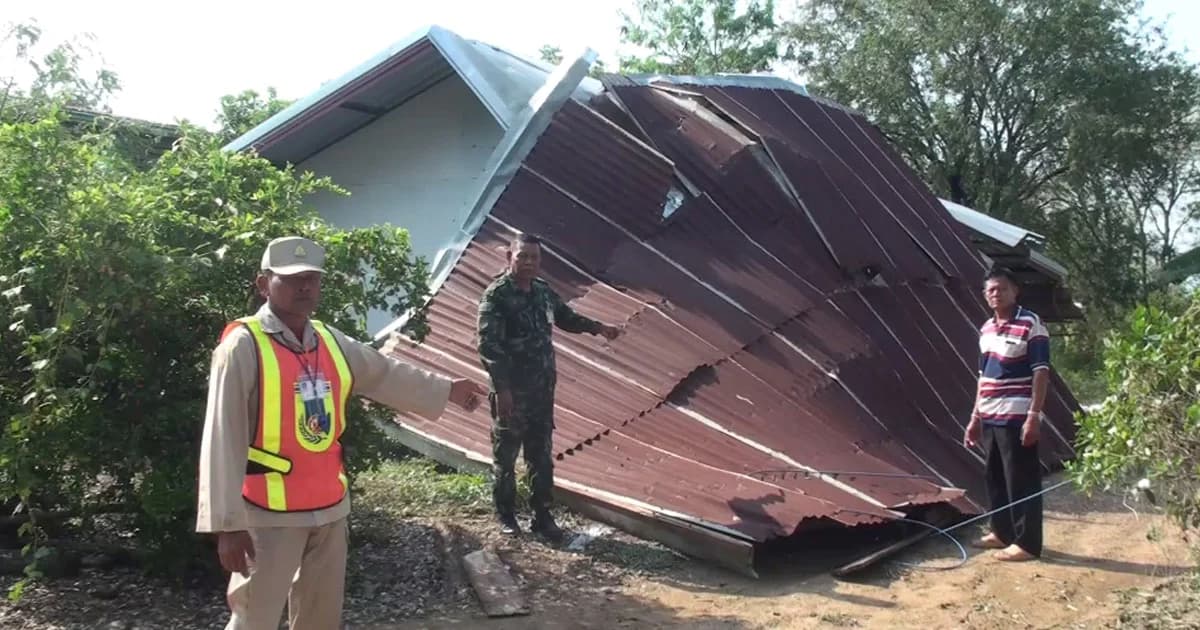 ชัยภูมิอ่วม พายุหมุนพัดถล่ม 4 อำเภอ พังกว่า 100 หลังคาเรือน