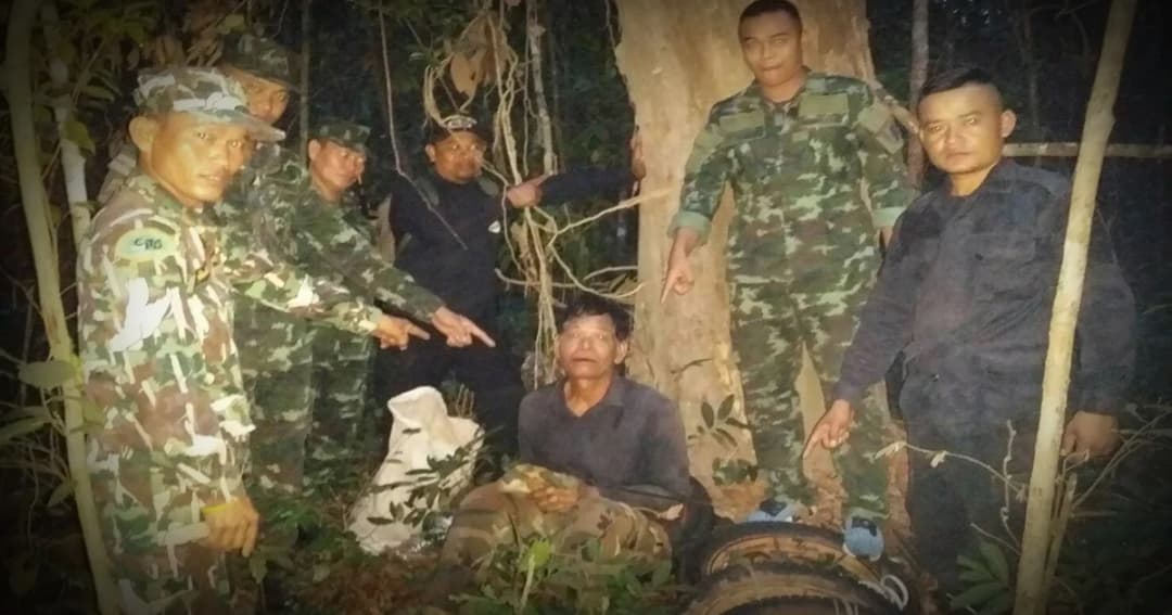 ปราบยังไงก็ไม่หมด ! แก๊งมอดไม้ข้ามชาติ ลอบตัดไม้พยูงชายแดนไทย-กัมพูชา