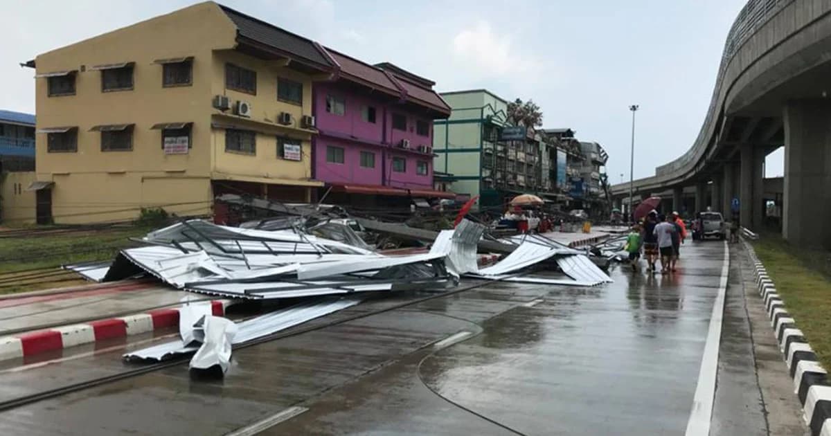 พายุฤดูร้อนถล่มกรุงเทพฯ หลายพื้นที่เสียหาย