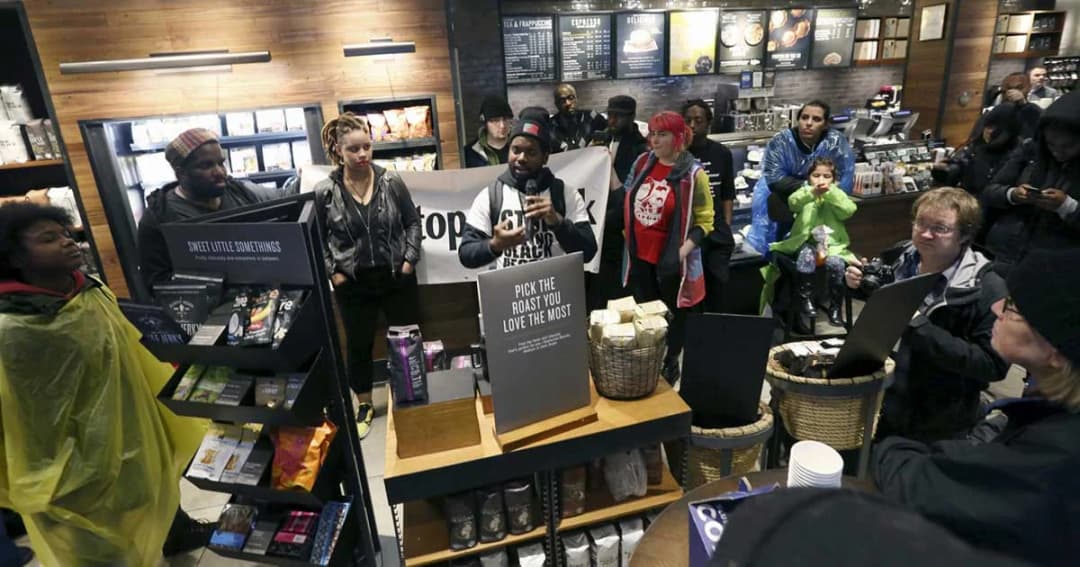 สตาร์บัคส์สหรัฐฯ เตรียมปิดชั่วคราวกว่า 8,000 สาขา อบรมพนักงานเรื่องเหยียดผิว