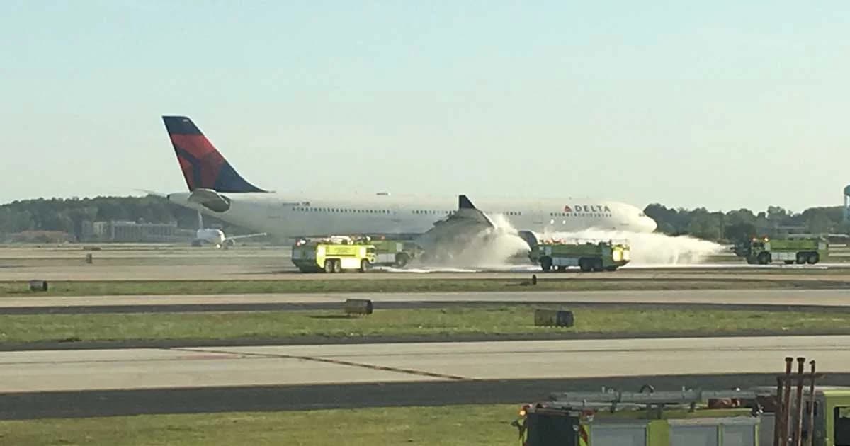 เครื่องบินเดลต้าแอร์ไลน์ ต้องลงจอดฉุกเฉิน หลังไฟไหม้เครื่องยนต์