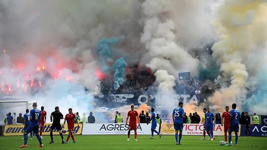 ตำรวจถูกระเบิดบาดเจ็บ ในเกมดาร์บี้แมตช์ของบัลแกเรีย