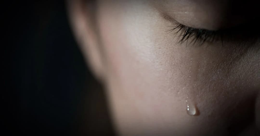 จับแล้ว ! พ่อเลี้ยงติดยาข่มขืนลูกวัย 15 จนท้อง หลังเด็กแชตเฟซร้องปวีณา