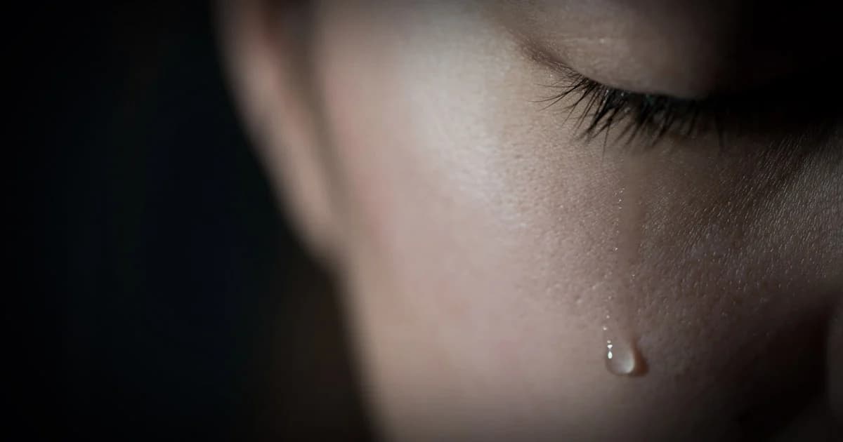 จับแล้ว ! พ่อเลี้ยงติดยาข่มขืนลูกวัย 15 จนท้อง หลังเด็กแชตเฟซร้องปวีณา