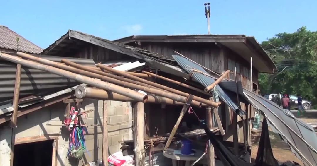 พายุถล่ม ‘ลำปาง’ บ้านพังนับพัน เตรียมประกาศพื้นที่ภัยพิบัติ
