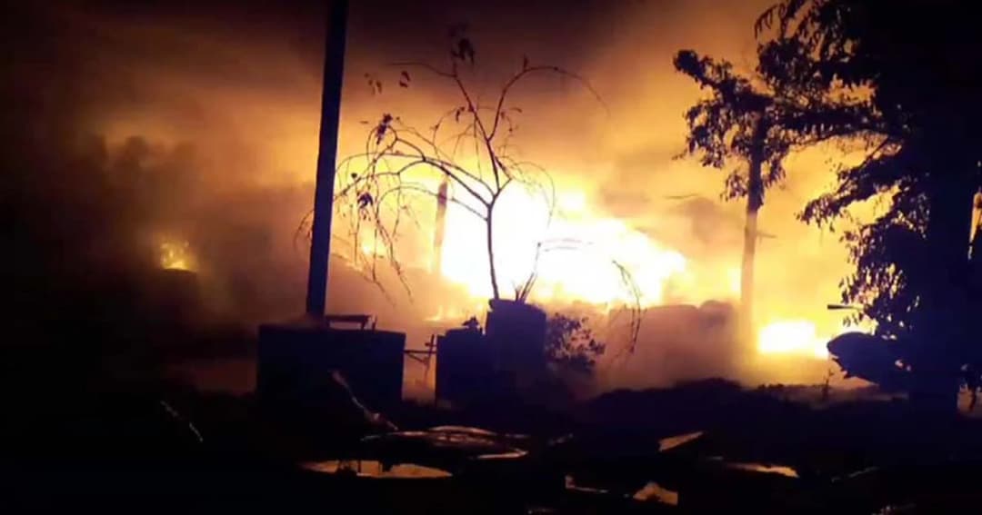 โรงงานหมอนไฟไหม้กระหน่ำ มอดทั้งหมด เจ้าของบาดเจ็บ