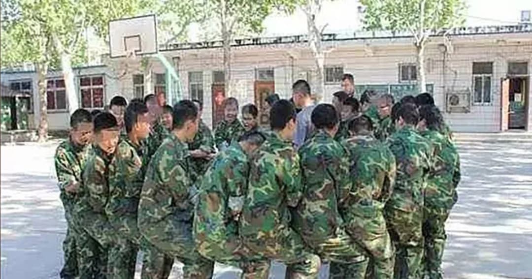 จีนฉาว ! ครูฝึกค่ายวินัยทหาร ลงโทษนักเรียนอายุ 13 ปี จนเสียชีวิต