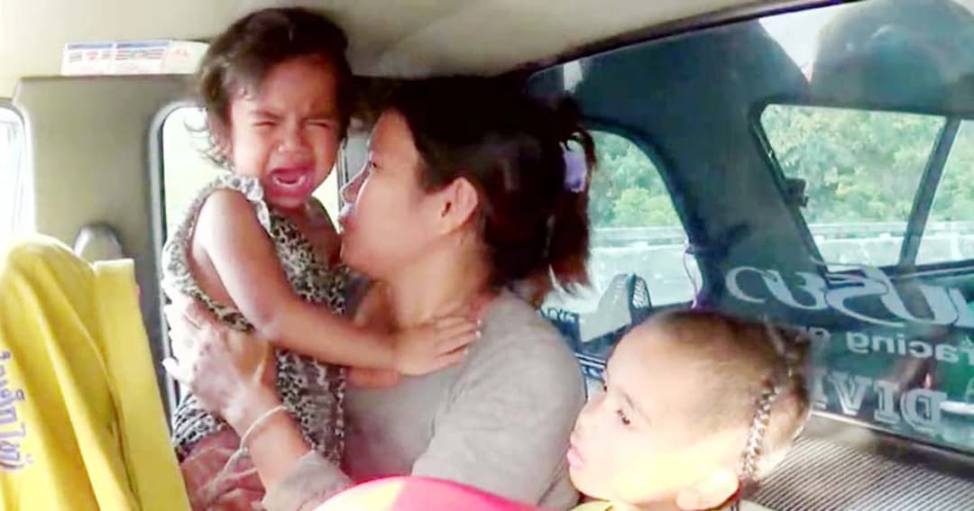 ร้อนถึงหมอ ! เด็ก 2 ขวบเล่นเหรียญ เผลอกลืนลงคอ