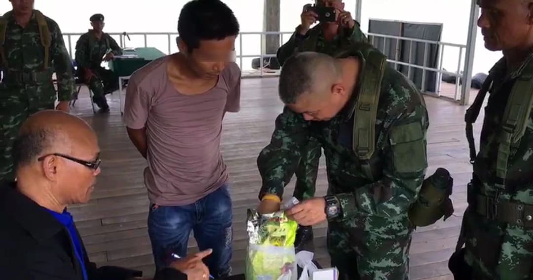 ไม่รอด ! รวบหนุ่มเมียนมา นั่งเรือลอบขนไอซ์เข้าไทย