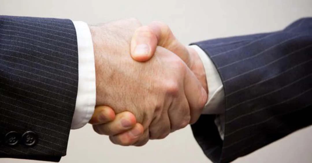 หลากความเห็นกับสถานการณ์ “พลังดูด” นักการเมือง