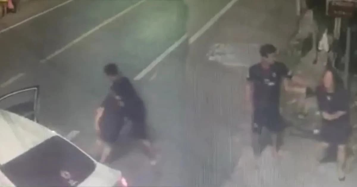 ครูโดนหนุ่มกระบะกระชากหัวตบ หลังรถชนกัน