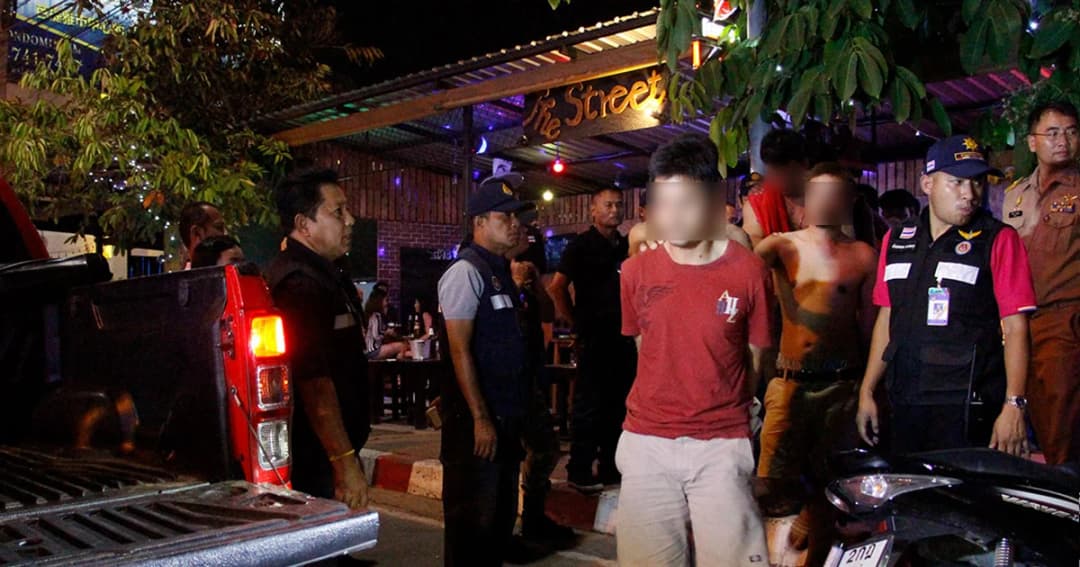 บุกจับร้านเหล้า 3 ลูกชายคนดังพัทยามั่วสุมยาเสพติด